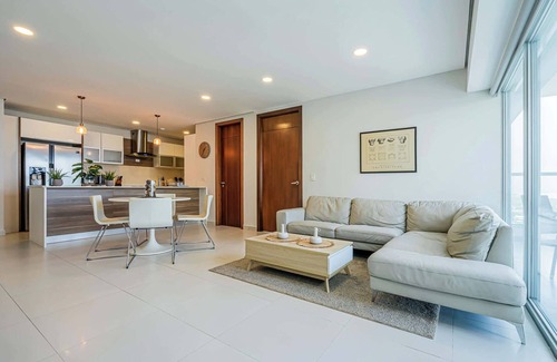 Costa del Este Apartamento | w* | Divine 2BR w/Balcony in Costa del Este