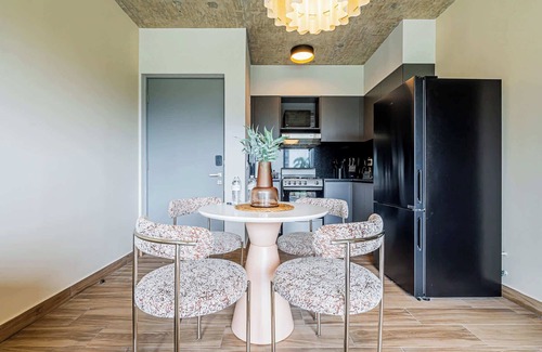 Panama City Apartamento | w* | Modern 2BR w/Great Deco in Centriqo