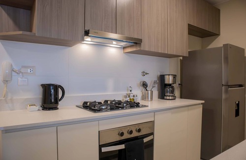 Miraflores Apartamento | w Modern 2BR w Scenic Balcony Close to Kennedy Park