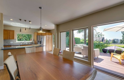 Dundarave Casa | W. Vancouver Vintage Gem