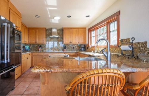 Dillon Beach Casa | Serenidad 'Wabi Tei' con vista panorámica al mar. Bañera de hidromasaje, barbacoa, Xbox, WiFi, mascotas OK