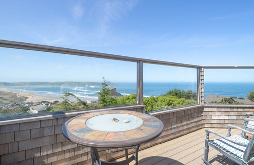 Dillon Beach Casa | Serenidad 'Wabi Tei' con vista panorámica al mar. Bañera de hidromasaje, barbacoa, Xbox, WiFi, mascotas OK