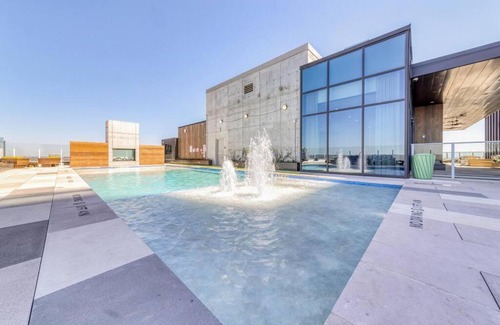 Rainey Street Historic District Casa | Waco at Natiivo - Downtown Austin - Rooftop Pool