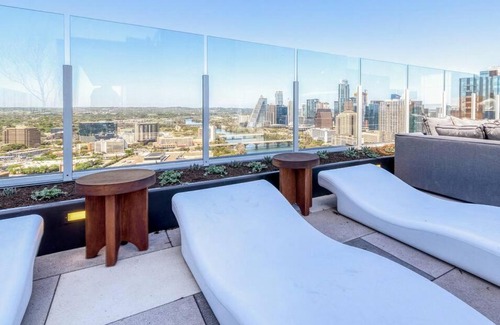Rainey Street Historic District Casa | Waco at Natiivo - Downtown Austin - Rooftop Pool