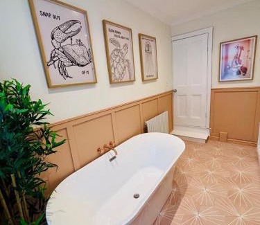 Cleethorpes Casa | Wad-i-Koo Beach House, Hot Tub, Games Room