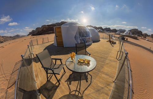 Wadi Rum Alquiler De RV | Wadi Rum UFO Luxotel - Campsite