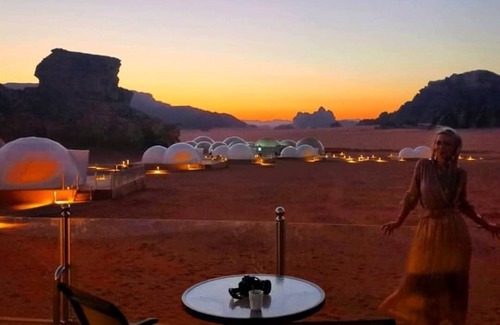 Wadi Rum Alquiler De RV | Wadi Rum UFO Luxotel - Campsite