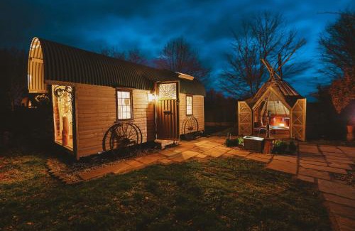 Alton Cabina | Wagon & the Wigwam
