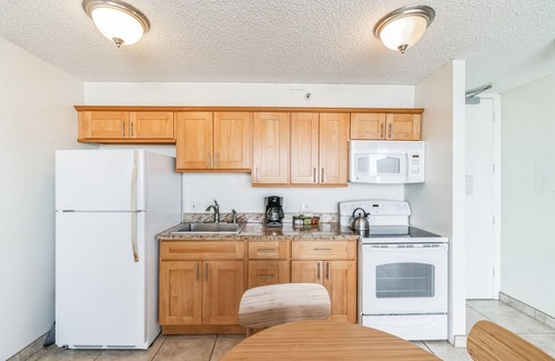 Waikiki Condominio | Waikiki Banyan Condo With Panoramic 37th Floor Ocean Views by Koko Resort Vacation Rentals