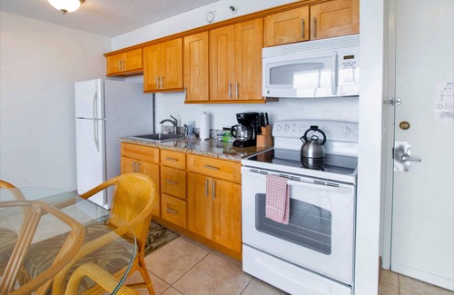 Waikiki Condominio | Waikiki Banyan Condo With Panoramic 37th Floor Ocean Views by Koko Resort Vacation Rentals