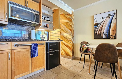 Waikiki Apartamento | ☀WAIKIKI GRAND HOTEL® 1006 SunDeck Suite—2 Queen Beds—sleeps 4 on 10th Floor