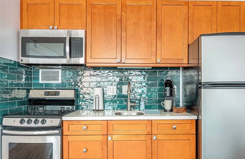Waikiki Hotel | Waikiki Place - the Place to be in Waikiki