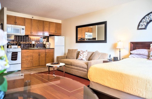 Waikiki Hotel | Waikiki Place - the Place to be in Waikiki