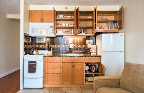 Waikiki Hotel | Waikiki Place - the Place to be in Waikiki