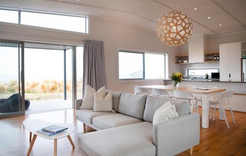 Waimarama Casa | Waimarama Heights - Waimarama Holiday Home
