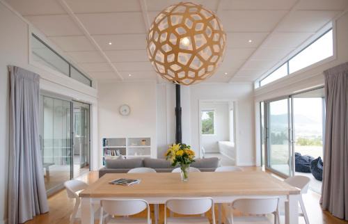 Waimarama Casa | Waimarama Heights - Waimarama Holiday Home