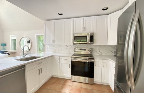 Wainscott Woods Casa | Wainscott Village Gem- Steps to Shops & Beach Lane