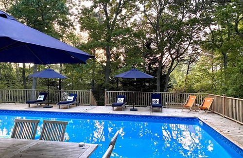 Wainscott Woods Casa | Wainscott Village Gem- Steps to Shops & Beach Lane
