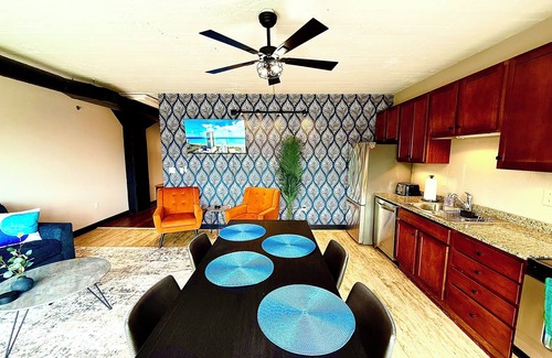 Sandusky Condominio | Wake Up To Water Views In This Lakefront Gem By Cedar Point Kalahari Sports Force