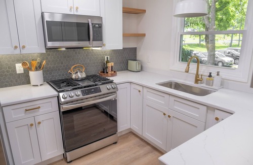 Wallkill Casa | Wake Up to Water Views:Secluded 1 Acre Waterfront Retreat near New Paltz & Gunks