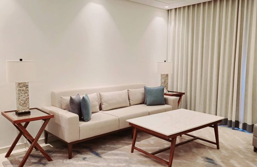 Zubara Apartamento | Wake Up to Waves - Modern two-bedroom apartment with uninterrupted Sea View"