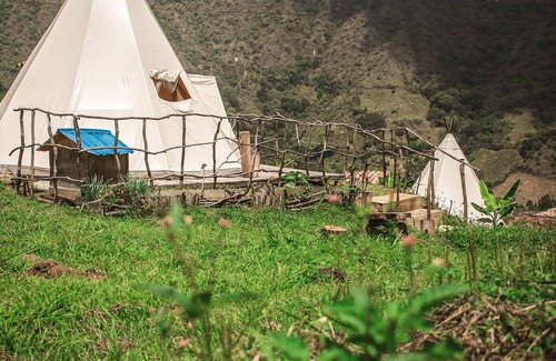 California Cabina | Despierta con vista a las montañas desde nuestro Hostal Las Valkirias