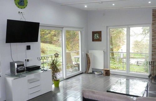 Ulmet Apartamento | Waldhaus am Teich - Ferienhaus, Dusche, WC, 1 Schlafraum