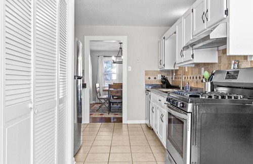 Ward Parkway Casa | Waldo Craftsman - Walkable to shops & dining + fenced yard/parking!