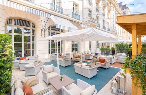 Notre-Dame Complejo | Waldorf Astoria Versailles - Trianon Palace