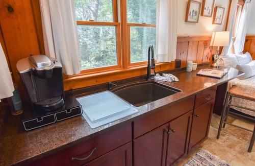South Wellfleet Cabaña | Walk 1/10 Mile to Lecount Hollow Beach!