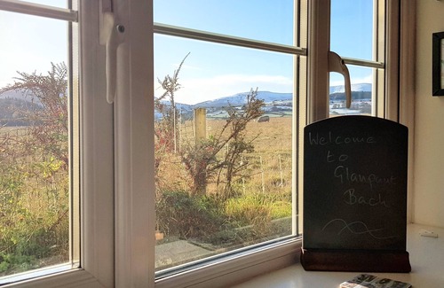 Llanfihangel Tal-y-llyn Cabaña | Walk, cycle, explore or just watch views of the Brecon Beacons at Glanpant Bach