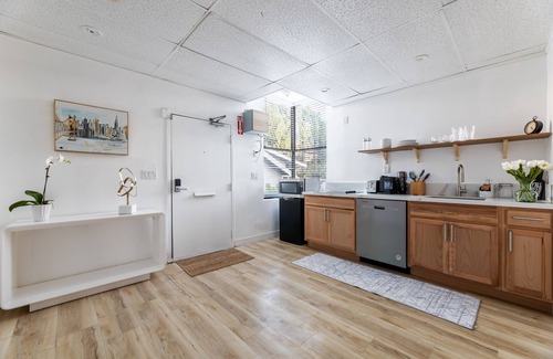 Mid Central Casa | Walk distance to convention center and Caltech center Pasadena private parking