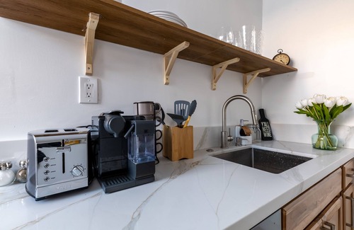 Mid Central Casa | Walk distance to convention center and Caltech center Pasadena private parking