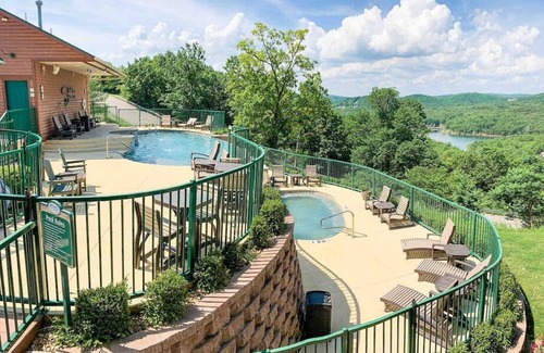 Indian Point Condominio | Walk in condo at The Cliffs Resort! Near SDC!