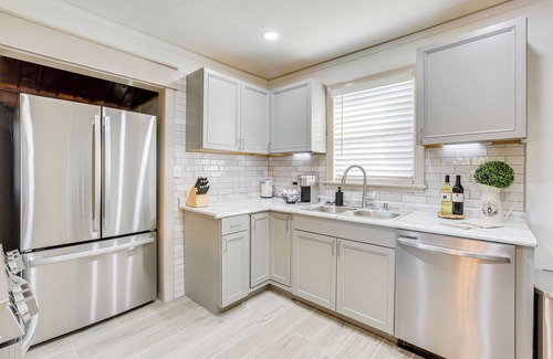 Birmingham Casa | Walk to Amphitheater & Stadium: Home w/ Deck!