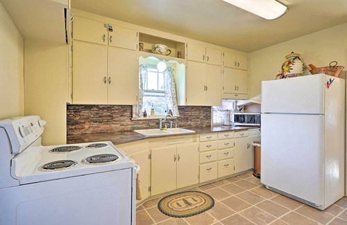 Canon City Casa | 14 Mi to Royal Gorge: Dog-Friendly Cañon City Home