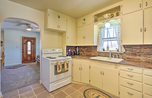 Canon City Casa | 14 Mi to Royal Gorge: Dog-Friendly Cañon City Home