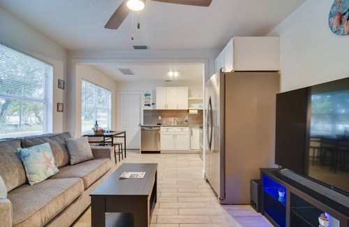 Bayview Casa | Walk to Art District + Beach: Pet-Friendly Getaway