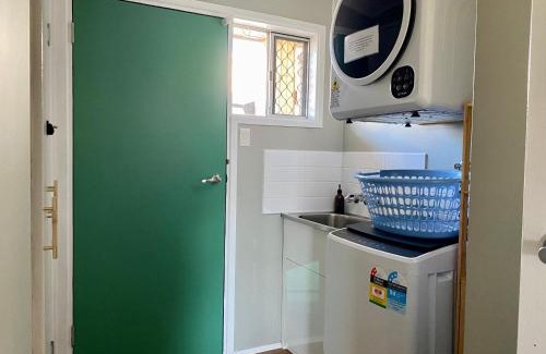 Warana Casa | Walk to beach - 3bed House - Pet & kid friendly