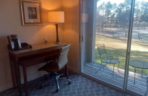 Kingsmill Apartamento | Walk to beach by Busch Gardens, lovely room
