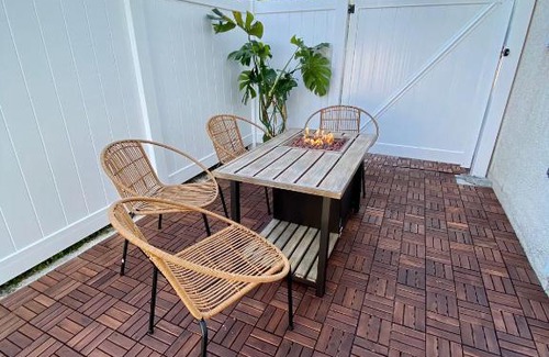 Jacksonville Beach Casa | Walk to Beach - Fully Renovated Modern Jax Beach Retreat