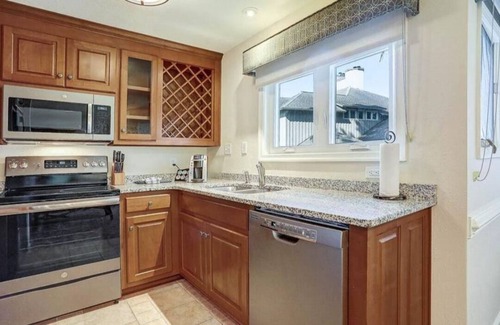 Kingsmill Condominio | Walk to beach, large lovely condo by lake in "Kingsmill on the James"