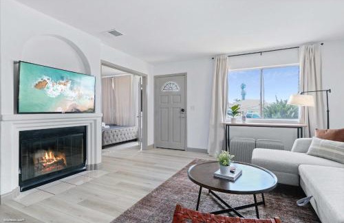 North Pacific Beach Casa | Walk to beach Prime location Villa