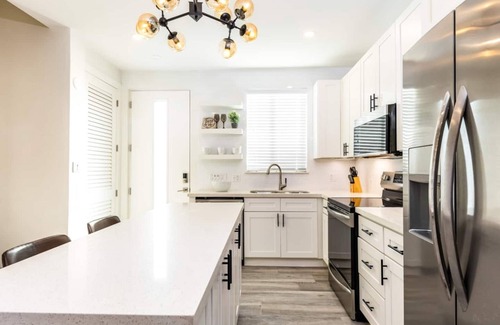 Grace Bay Casa | Walk to Beach! Pristine 4BR W/Pool-CV41-12