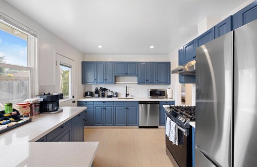 Linda Mar Casa | Walk to Beach - Remodeled Coastal 3 Beds Home Safe Town Highway 1 Near SF / SFO