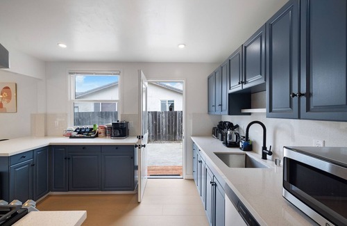 Linda Mar Casa | Walk to Beach - Remodeled Coastal 3 Beds Home Safe Town Highway 1 Near SF / SFO