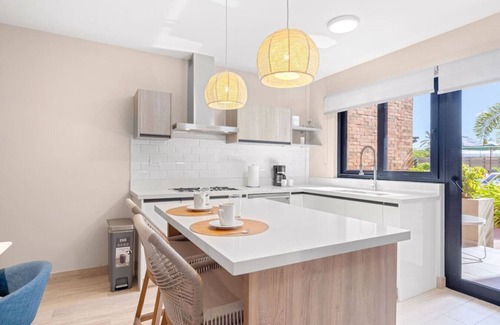 Tuscany Residence Aruba Apartamento | Walk to Beach & Ritz w/ 3BR at Porta al Sole 12 by Bocobay