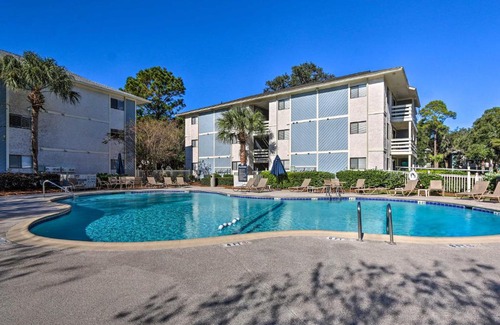 Folly Field Apartamento | Walk to Beach and Golf Course Hilton Head Getaway!
