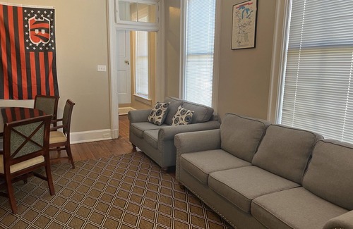 Covington Casa | Walk to Bengals and Reds and downtown Cincy. Easy Drive to Ark, walk to eat.