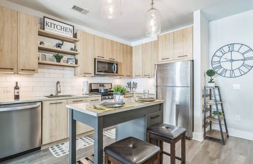 Cumberland Apartamento | Walk to Braves, King bed, Mercedes Benz Stadium